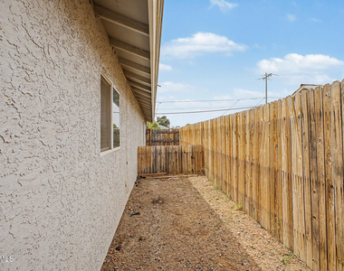 10033 N 9th Avenue - Photo Thumbnail 10