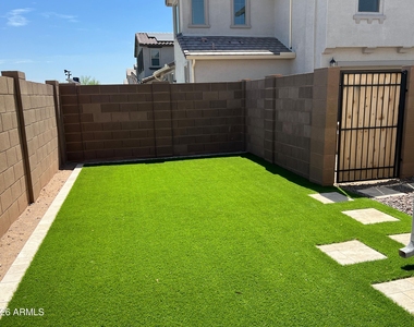 14274 W Bronco Trail - Photo Thumbnail 19