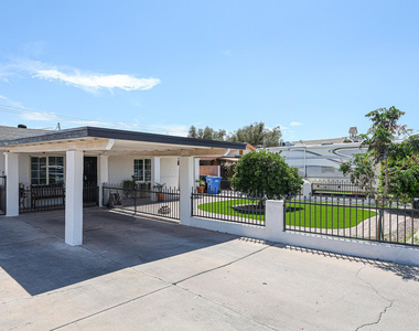 2217 E Harvard Street - Photo Thumbnail 8
