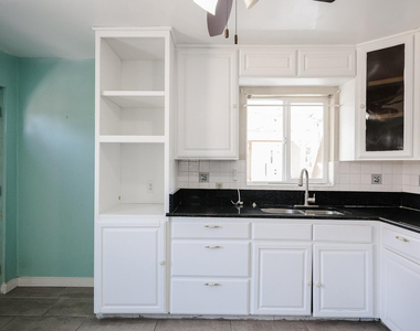 2217 E Harvard Street - Photo Thumbnail 5