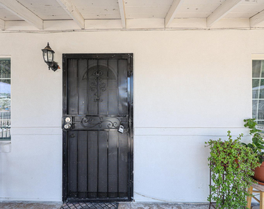 2217 E Harvard Street - Photo Thumbnail 12