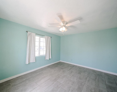 2217 E Harvard Street - Photo Thumbnail 14