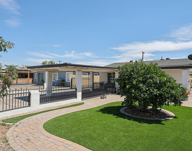 2217 E Harvard Street - Photo Thumbnail 7