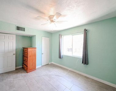 2217 E Harvard Street - Photo Thumbnail 15