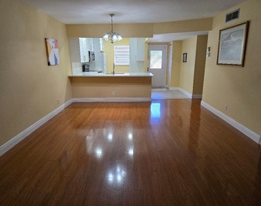 2828 Casita Way - Photo Thumbnail 11