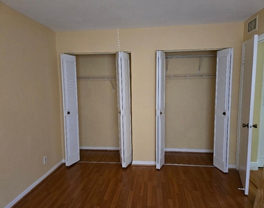 2828 Casita Way - Photo Thumbnail 13