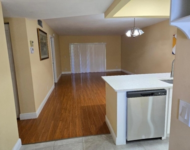 2828 Casita Way - Photo Thumbnail 12
