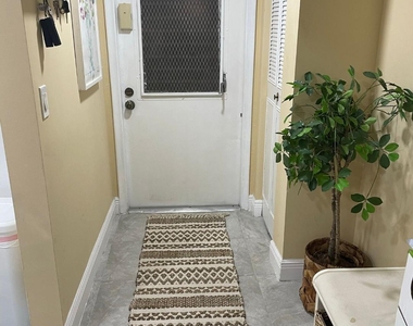 2828 Casita Way - Photo Thumbnail 8