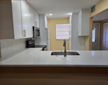 2828 Casita Way - Photo Thumbnail 10