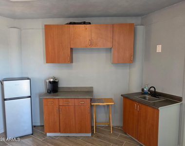 4333 W Carver Road - Photo Thumbnail 3