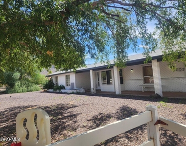 4333 W Carver Road - Photo Thumbnail 4