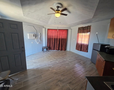 4333 W Carver Road - Photo Thumbnail 1