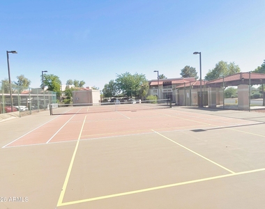 5757 W Eugie Avenue - Photo Thumbnail 16
