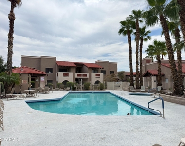 5757 W Eugie Avenue - Photo Thumbnail 17