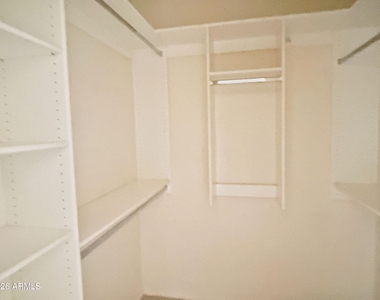 5757 W Eugie Avenue - Photo Thumbnail 9