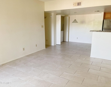 5757 W Eugie Avenue - Photo Thumbnail 3