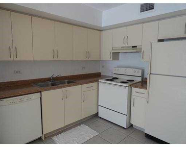 3640 N 56th Avenue - Photo Thumbnail 6