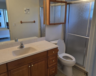 5126 Lakefront Boulevard - Photo Thumbnail 9
