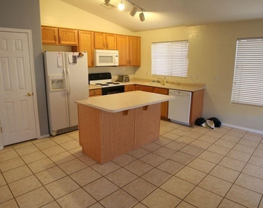 12710 W Earll Drive - Photo Thumbnail 10