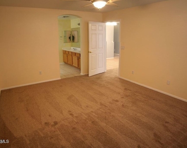 12710 W Earll Drive - Photo Thumbnail 15