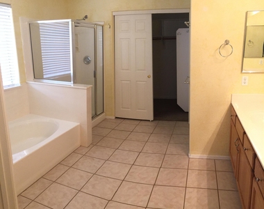 12710 W Earll Drive - Photo Thumbnail 18