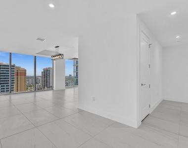 151 N Seabreeze Boulevard - Photo Thumbnail 4