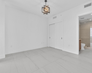 151 N Seabreeze Boulevard - Photo Thumbnail 39