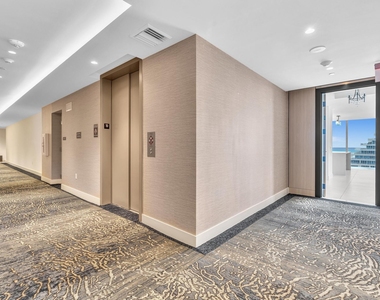 151 N Seabreeze Boulevard - Photo Thumbnail 1
