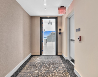 151 N Seabreeze Boulevard - Photo Thumbnail 2