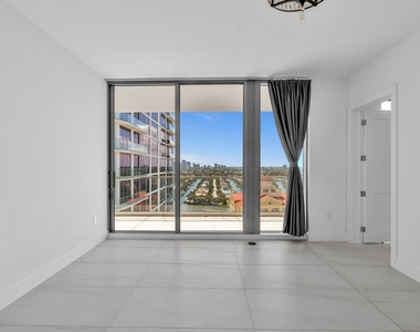 151 N Seabreeze Boulevard - Photo Thumbnail 16