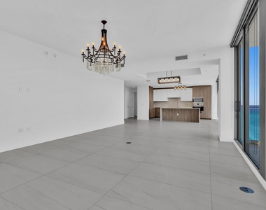 151 N Seabreeze Boulevard - Photo Thumbnail 10