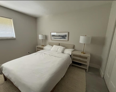 1822 Windsor - Photo Thumbnail 2