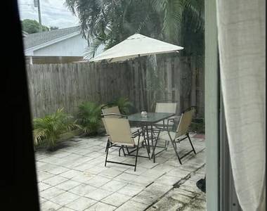 1822 Windsor - Photo Thumbnail 9