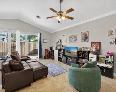 3125 Shelby Way - Photo Thumbnail 6