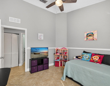 3125 Shelby Way - Photo Thumbnail 17