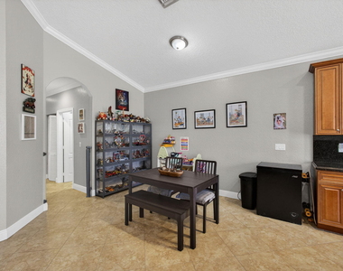 3125 Shelby Way - Photo Thumbnail 4