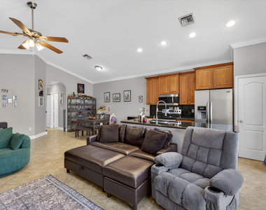 3125 Shelby Way - Photo Thumbnail 7