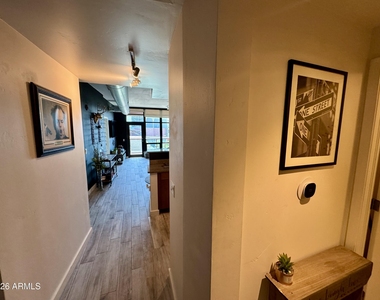 310 S 4th Street - Photo Thumbnail 3