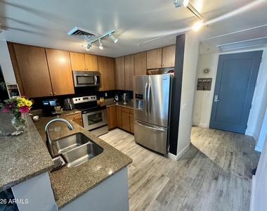 310 S 4th Street - Photo Thumbnail 5