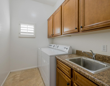 4176 E Clubview Drive - Photo Thumbnail 19
