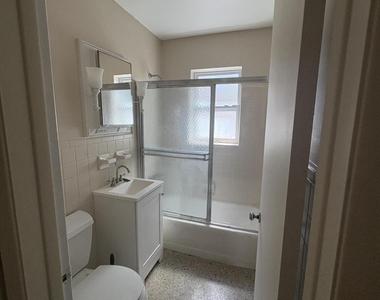 422 S Arnold Avenue - Photo Thumbnail 15