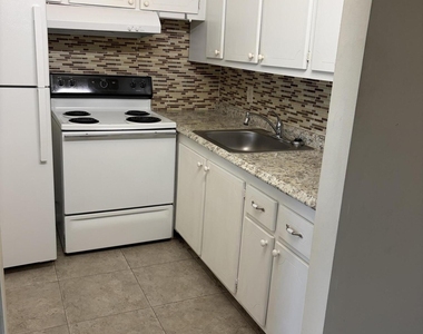 220 Berkshire K - Photo Thumbnail 3