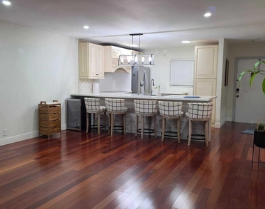 100 Ashbury Road - Photo Thumbnail 10