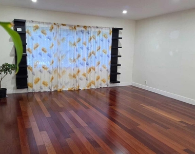 100 Ashbury Road - Photo Thumbnail 12