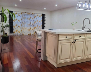 100 Ashbury Road - Photo Thumbnail 11