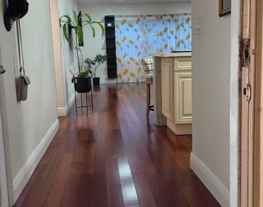 100 Ashbury Road - Photo Thumbnail 3