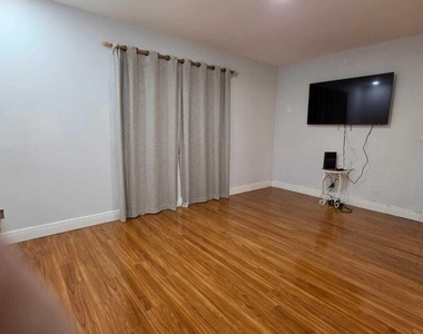 100 Ashbury Road - Photo Thumbnail 13