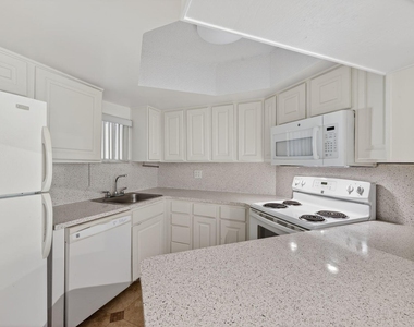 8353 Lake Drive - Photo Thumbnail 7