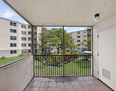 8353 Lake Drive - Photo Thumbnail 4