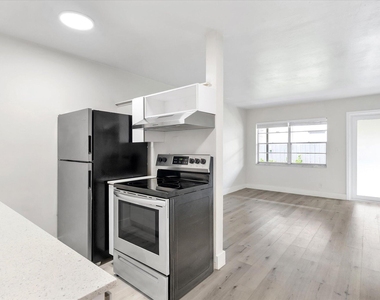 1638 Plunkett Street - Photo Thumbnail 15